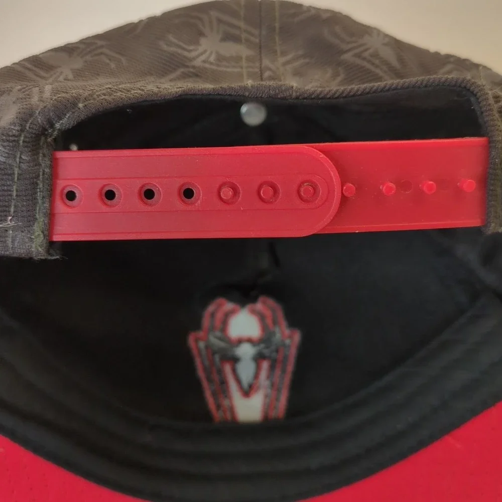 The Amazing Marvel‎ Spiderman Black & Red Baseball Cap Hat Spiders Cover the Cap